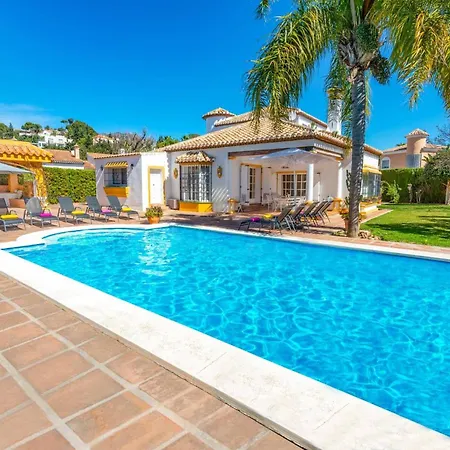 Villa Sierrezuela Sol By *